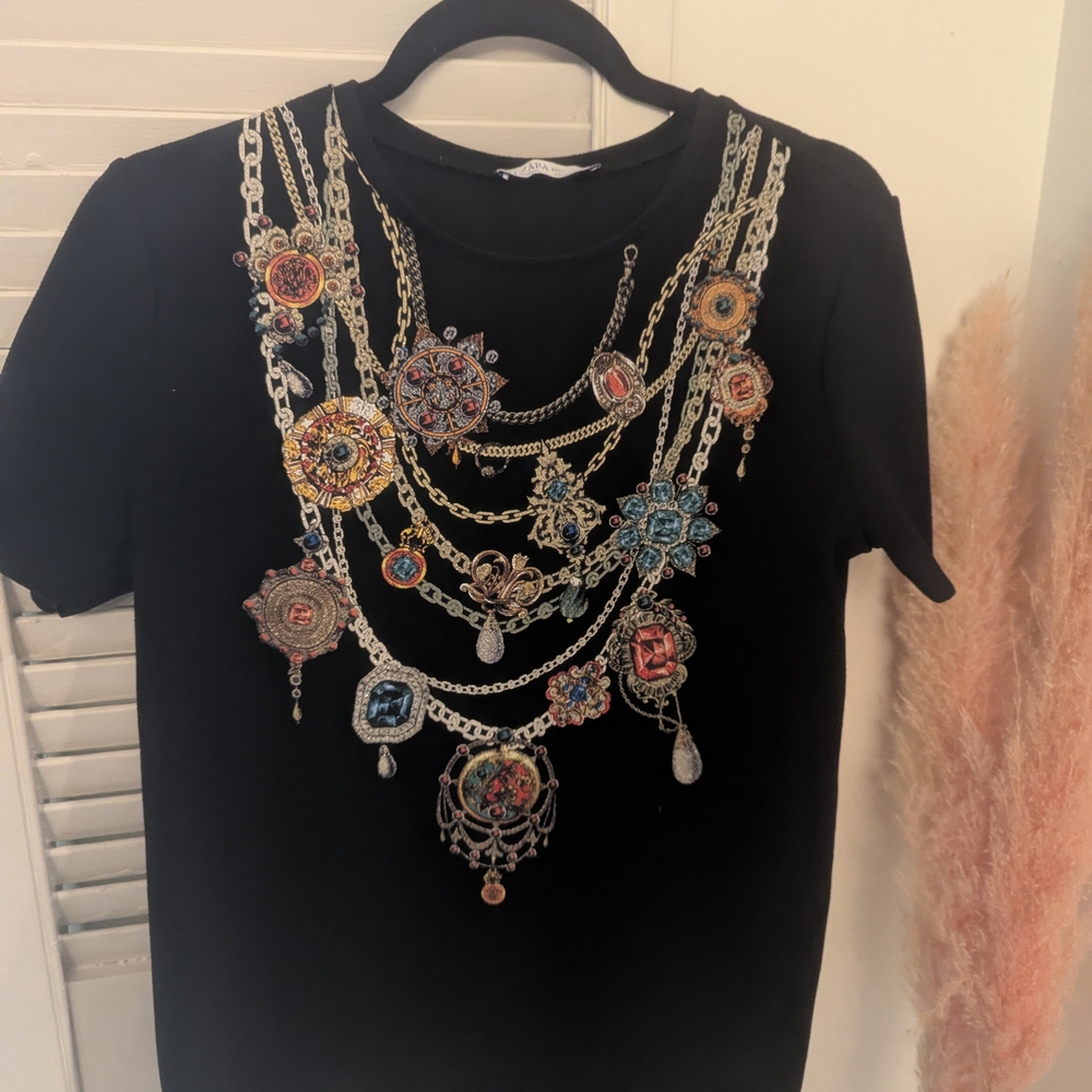 Elegant Black Necklace with Multicolor Gemstones